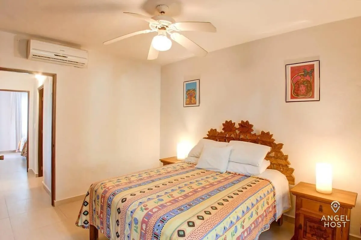 Steps To 5Th Ave Pool Onsite & Walk To Beach Playa del Carmen Holiday home