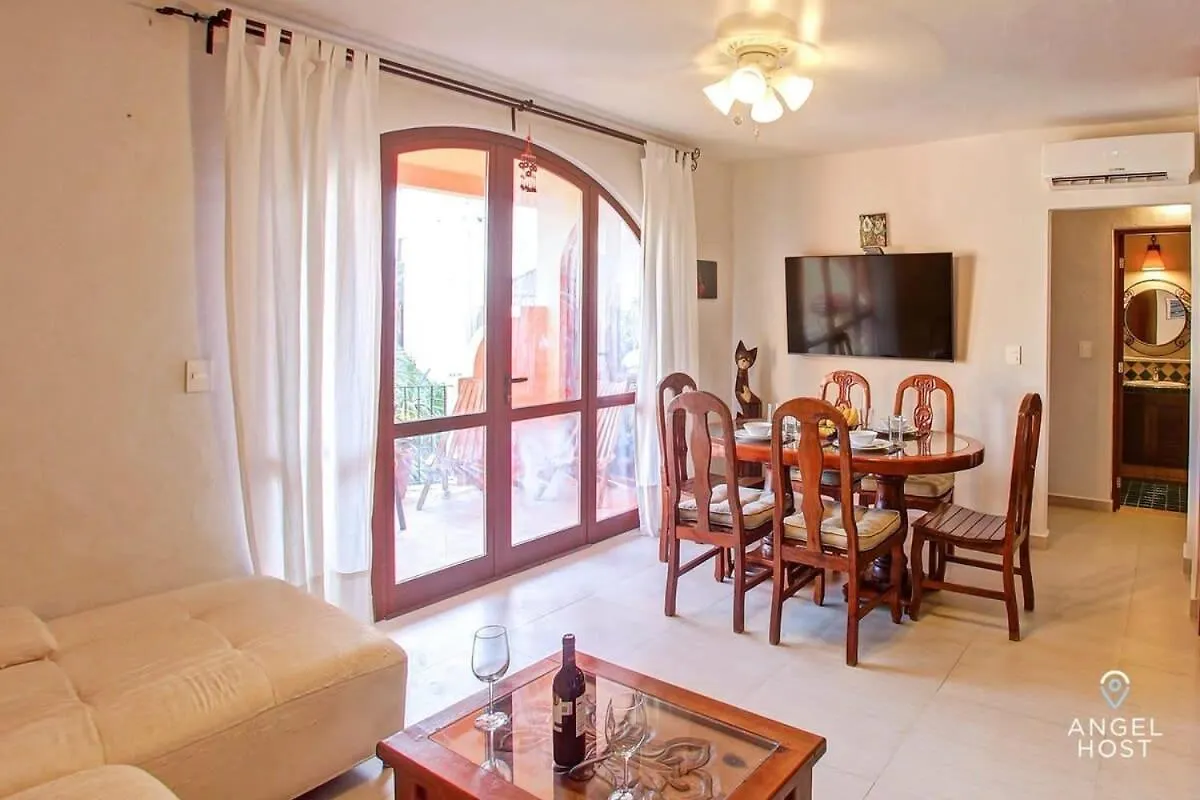Steps To 5Th Ave Pool Onsite & Walk To Beach Playa del Carmen