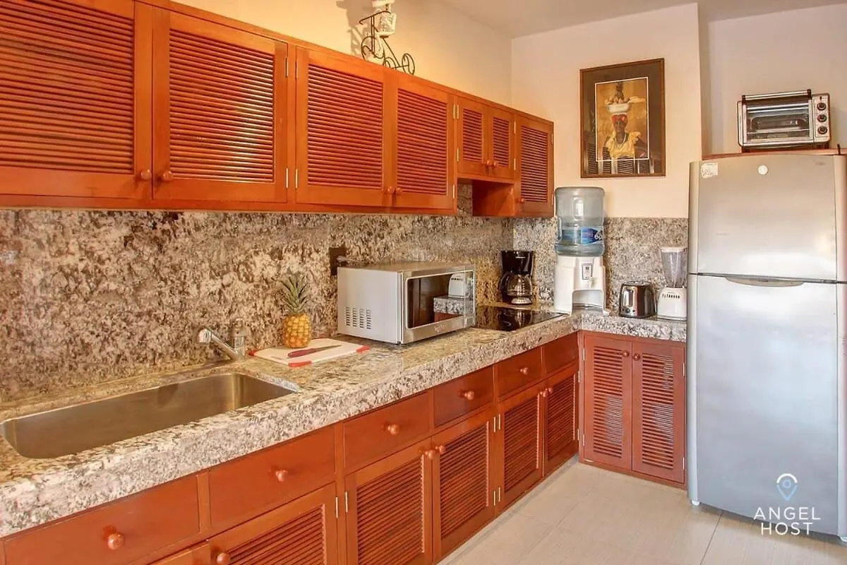 Steps To 5Th Ave Pool Onsite & Walk To Beach Playa del Carmen Holiday home