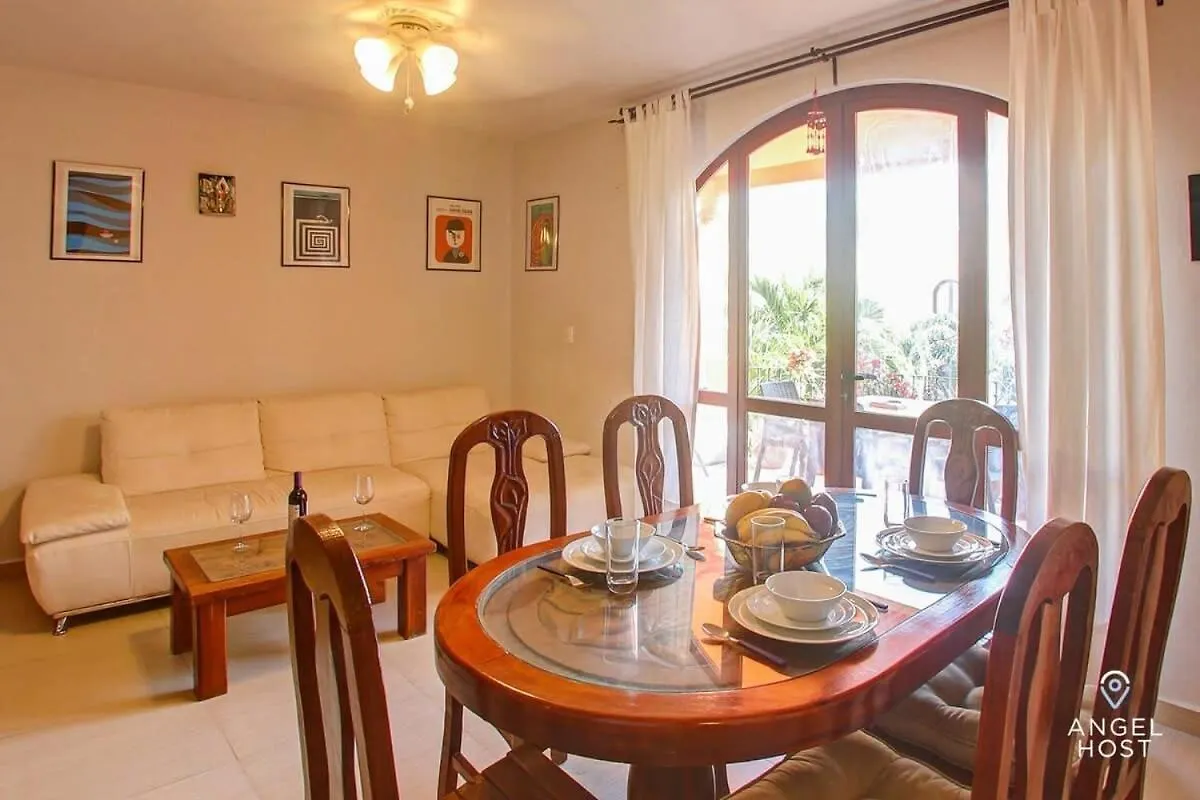 Steps To 5Th Ave Pool Onsite & Walk To Beach Playa del Carmen Holiday home