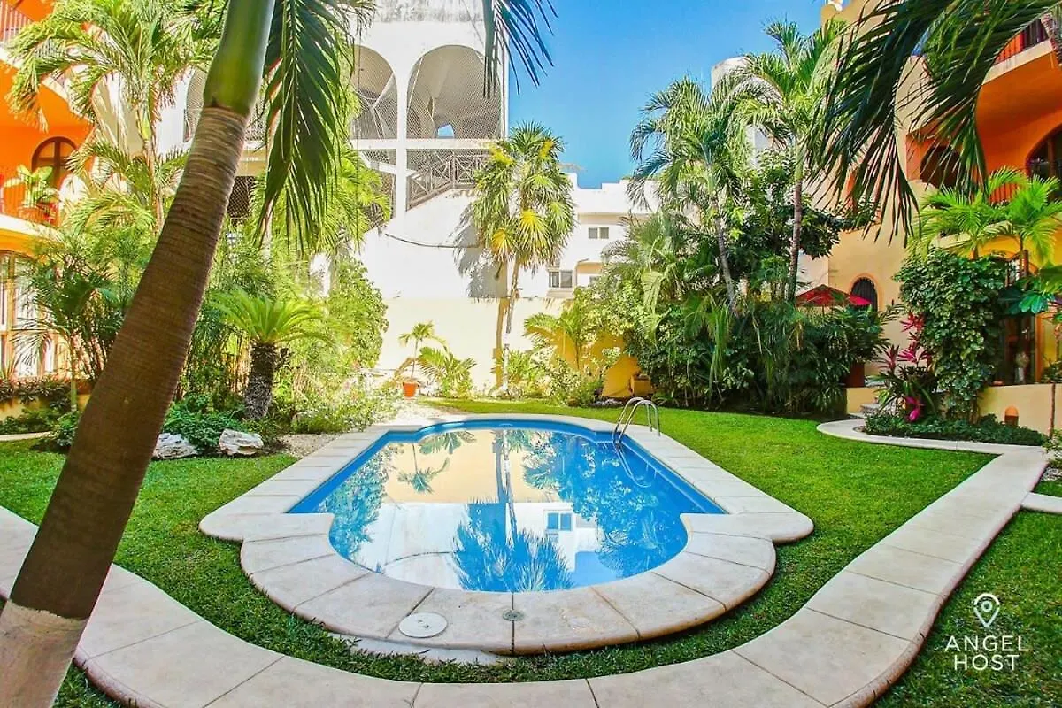 Steps To 5Th Ave Pool Onsite & Walk To Beach Playa del Carmen Holiday home